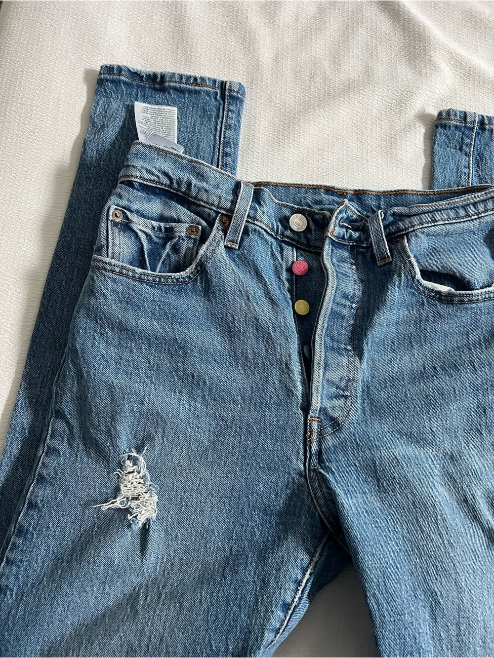 Levi's Women's Skinny Jeans - Medium Blue Denim with Multicolor Buttons